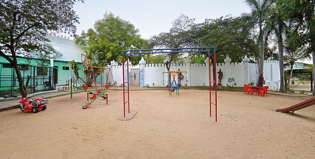 Royal Club Hotel Chennai Exterior photo