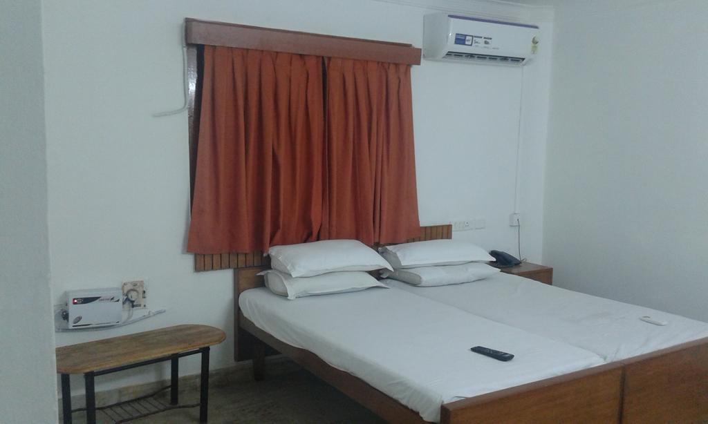 Royal Club Hotel Chennai Exterior photo