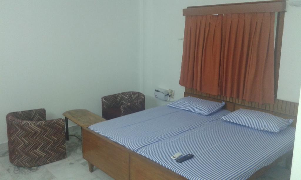 Royal Club Hotel Chennai Exterior photo