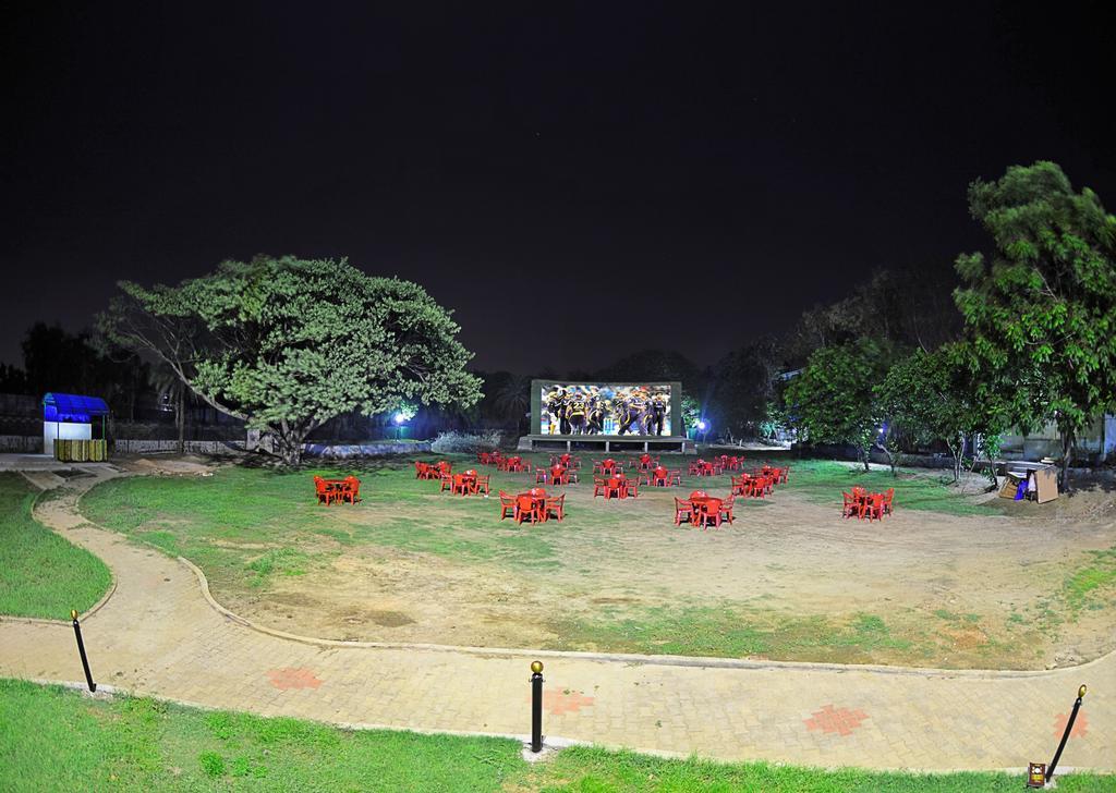 Royal Club Hotel Chennai Exterior photo
